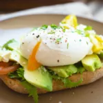 Pochiertes Ei auf Toast