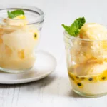 Eis mit Passionsfrucht und Maracuja