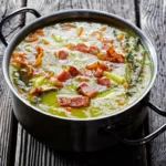 Deutscher Erbseneintopf mit Bacon
